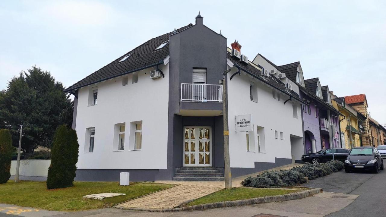 Misleny Home Kozarmisleny Exteriör bild